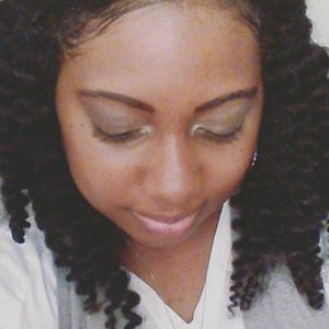 Meet your Posher, Taneshia